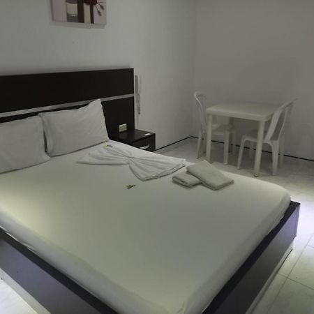 Hotel Suite Royal Melgar Zewnętrze zdjęcie