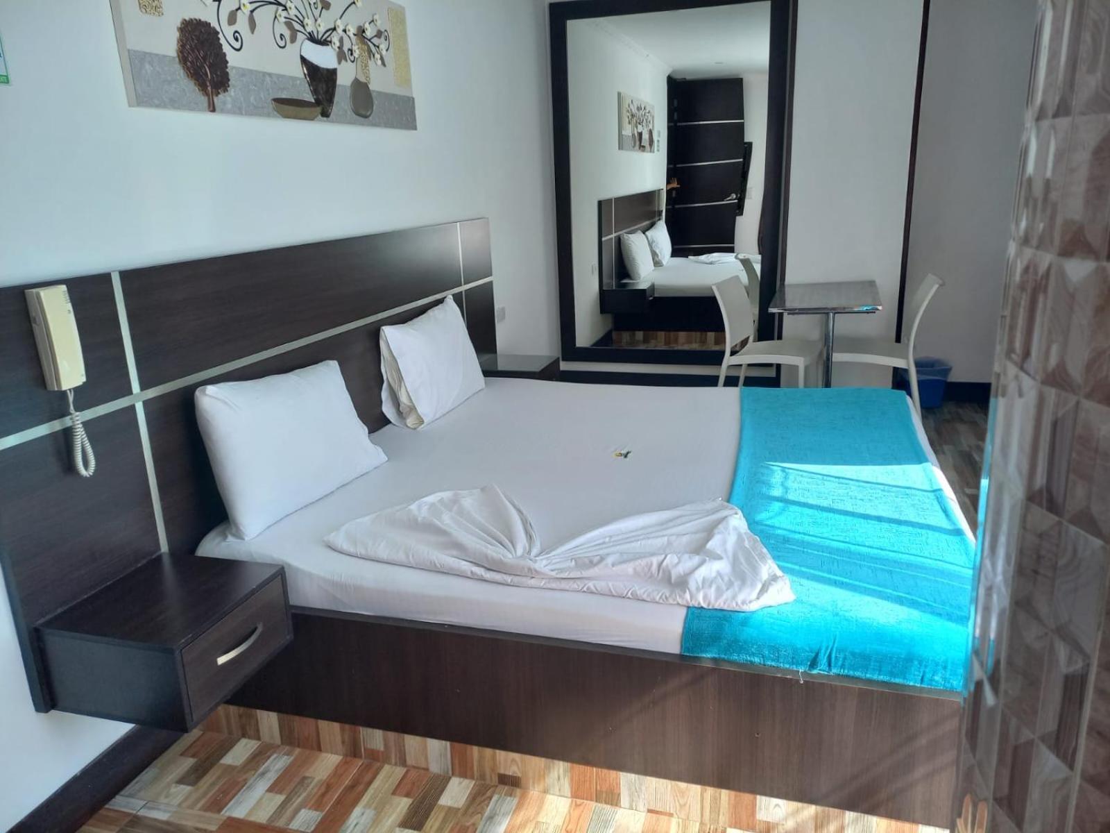 Hotel Suite Royal Melgar Zewnętrze zdjęcie