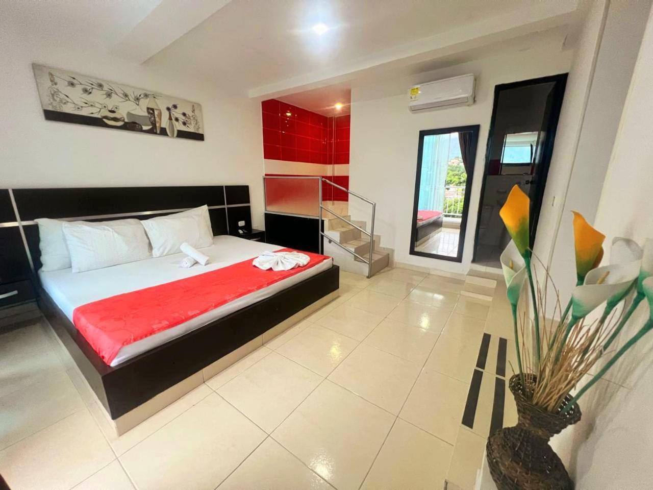 Hotel Suite Royal Melgar Zewnętrze zdjęcie