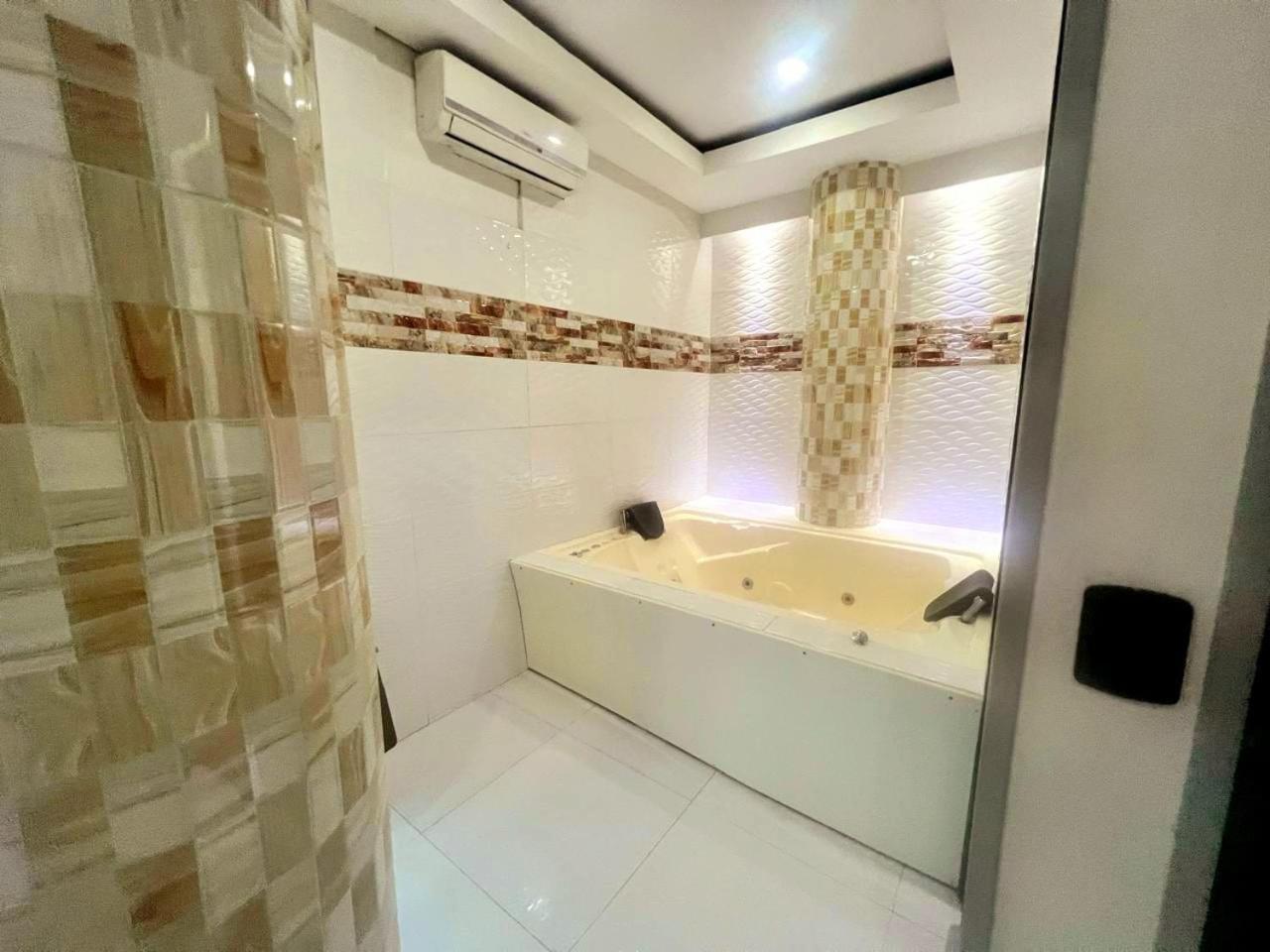 Hotel Suite Royal Melgar Zewnętrze zdjęcie