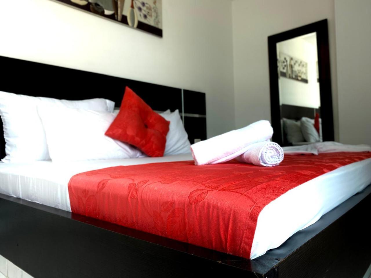 Hotel Suite Royal Melgar Zewnętrze zdjęcie